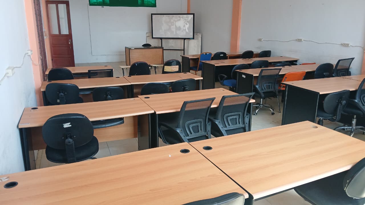 Kelas FST205